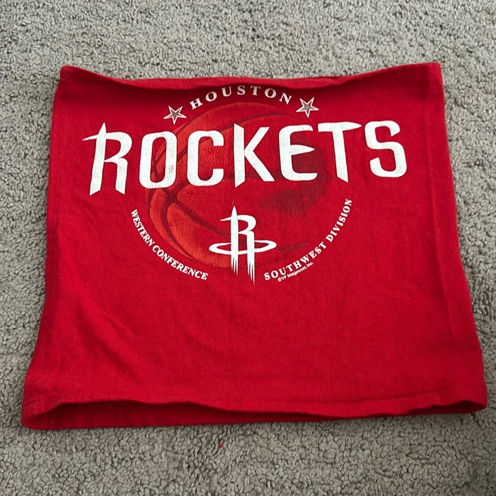 Rockets top